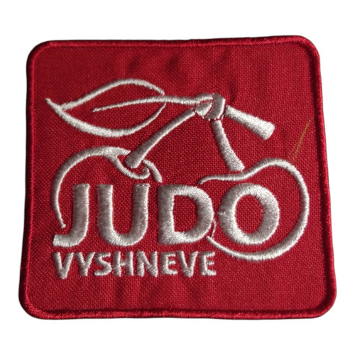 Нашивка «Judo Vyshneve» | Червона  | Нашивка з логотипом у вигляді вишень та написом «JUDO VYSHNEVE».