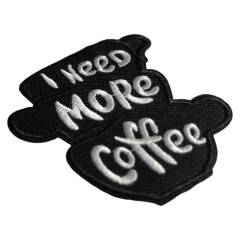 Нашивка "I Need More Coffee" | Фигурная черная | Нашивка с белой надписью "I Need More Coffee" (Мне нужно больше кофе).